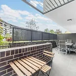 Urban Surf Garden Hideaway